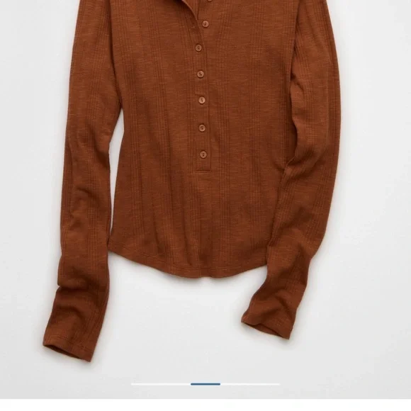 American Eagle Long Sleeve Henley T-Shirt - Picture 3 of 3